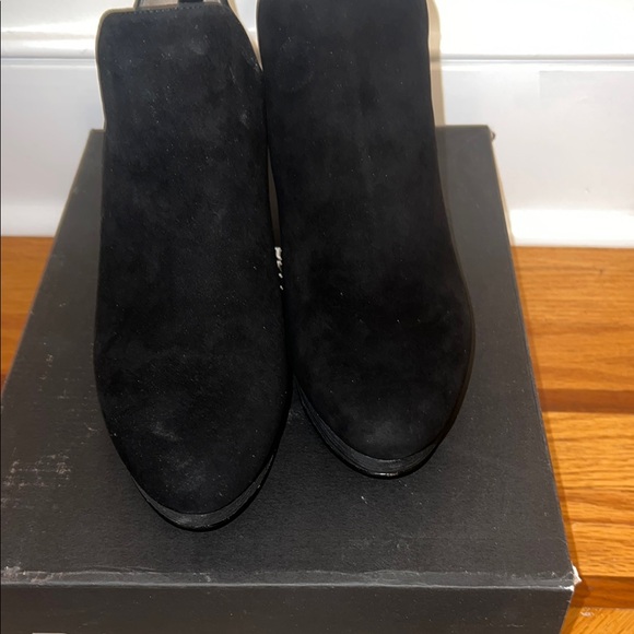 Pelle Moda Black Suede Ankle Booties - Picture 2 of 14